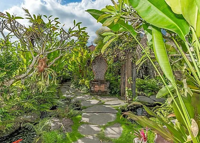 イン The Puspa Batuan